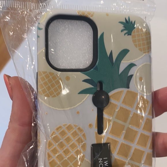 NWT iPhone 11 Pro pineapple phone case - Picture 5 of 6